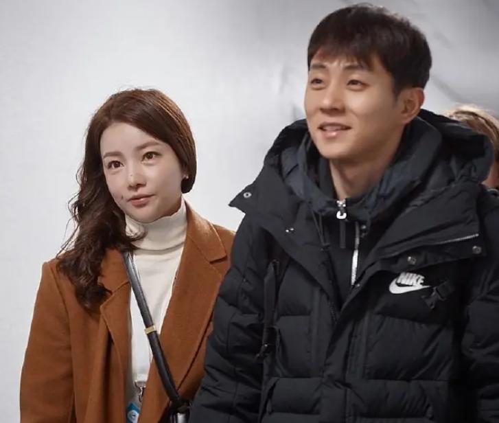 韩娱没救了！韩星、韩团、韩国网红纷纷暴露本性，还在拼命买热搜