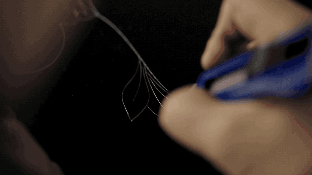 他坚持创作40年，刻出独一无二的黑白世界