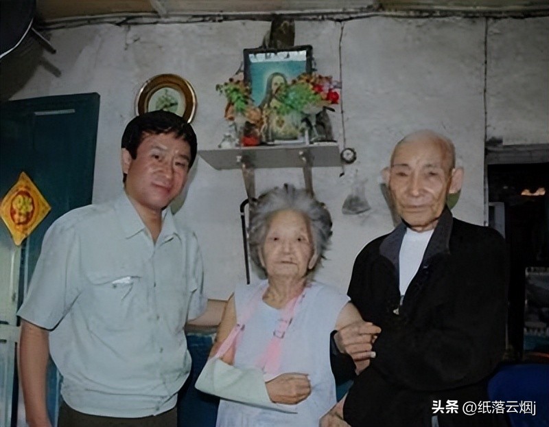 旷世奇缘：80岁老太再婚，新婚夜得知对方竟是失散60年的丈夫