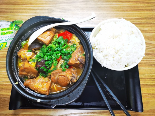 目前十大最火爆的小吃,深受喜爱的热门小吃有哪些