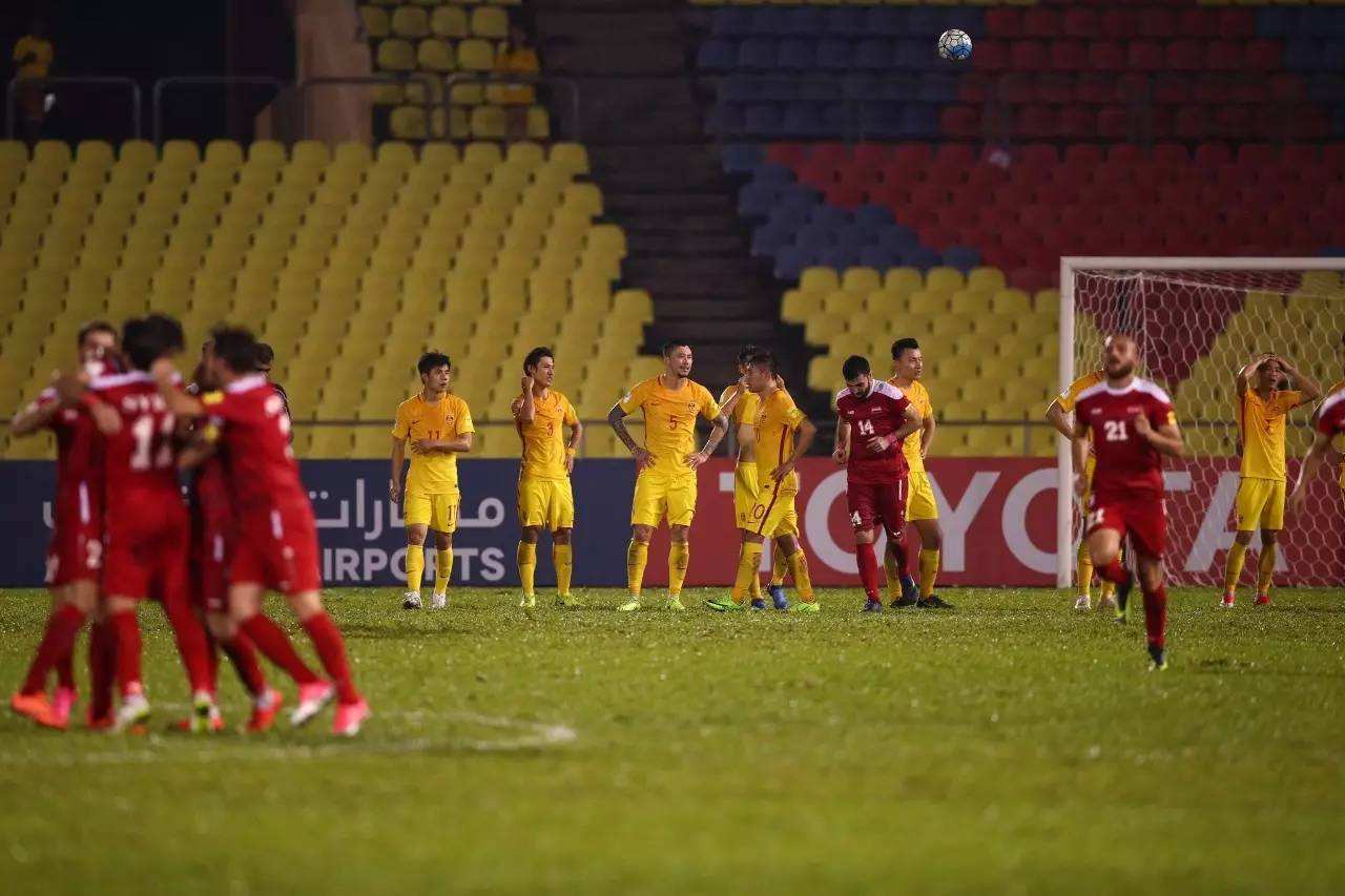 国足12强赛10场全部失球,17年国足击败韩国震撼场面