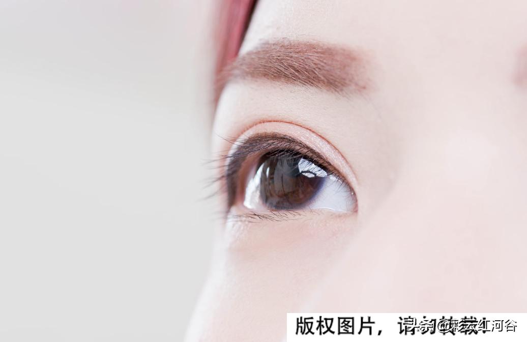 眼睛干涩发痒有虫,女子眼干去医院检查后发现螨虫