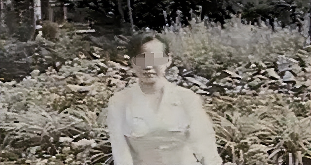 2名女子裸死菜地，*体下**塞满荒草，警方靠米糠袋抓获凶手