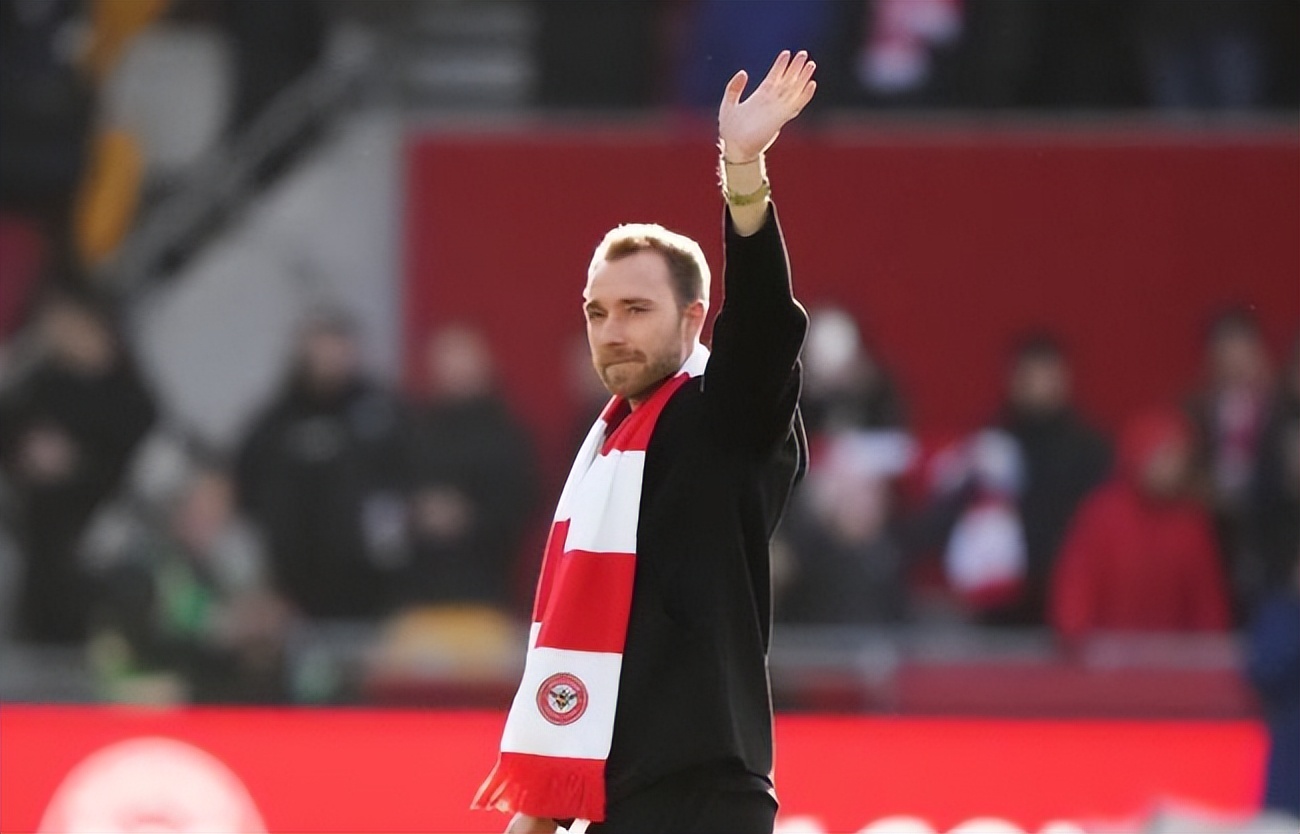 c罗梅开二度帮助曼联再次领先,c罗曼联首秀卡点