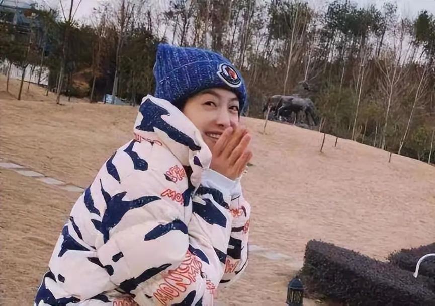 明星也逃不开的容貌焦虑：女星卸妆前后对比，自信的人才最美丽