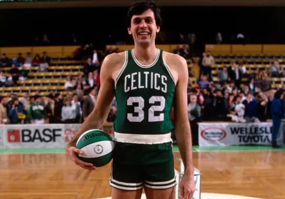 湖人签下小加索尔补强,加索尔加盟湖人前湖人西部第一