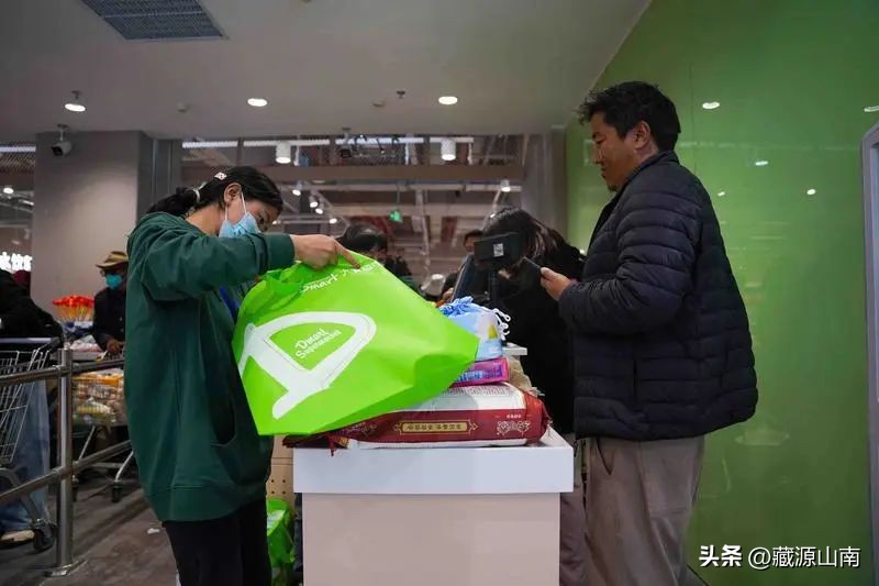 山南神力时代广场开业活动,神力时代广场商店