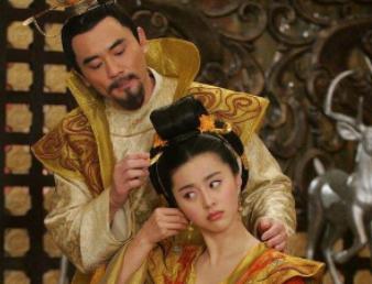 杨贵妃与安禄山互生情愫，怕被发现无意发明一物，至今仍是流行