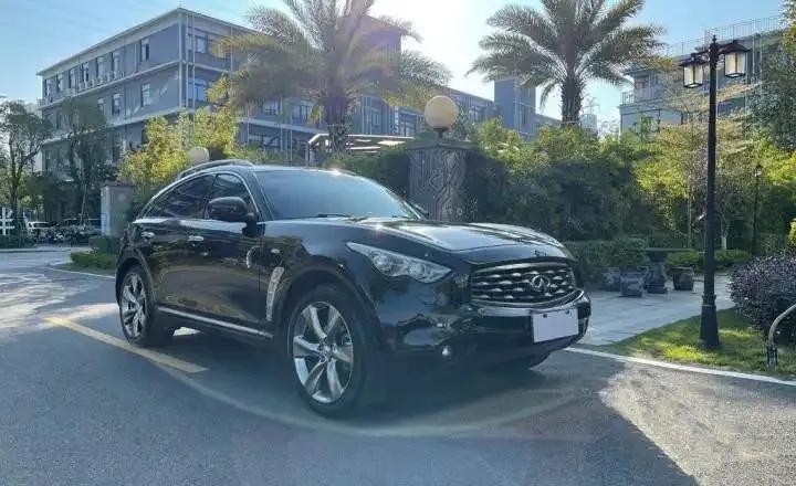 怪兽suv越野车,西装暴徒汽车suv英菲尼迪fx35