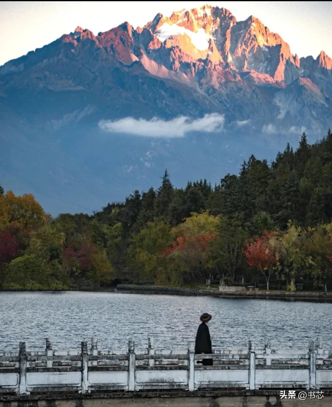 丽江古城的四方街在什么地方,丽江古城四方街