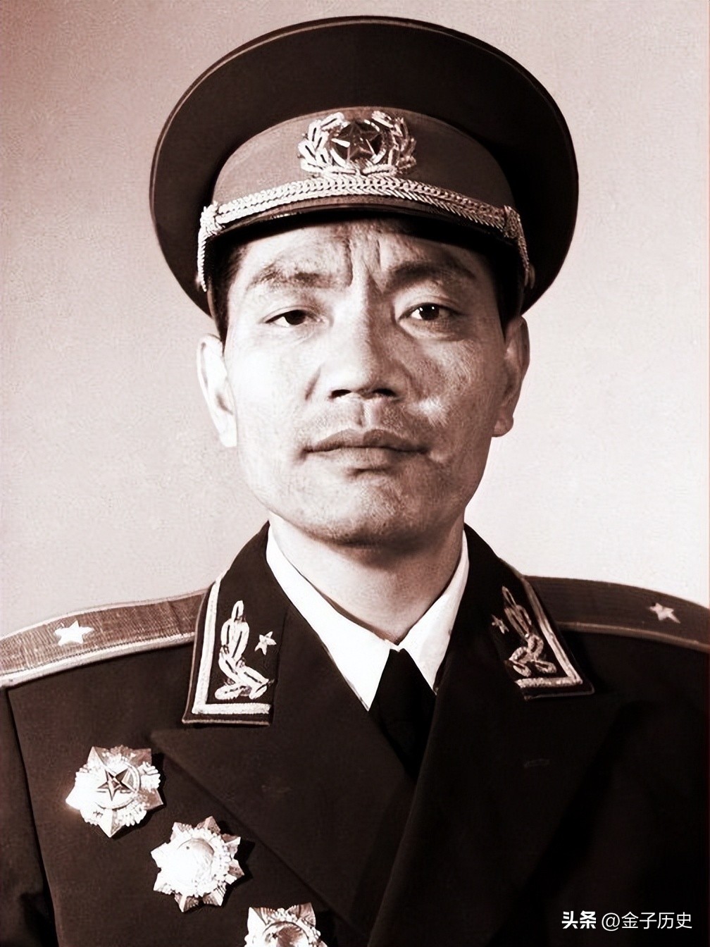 1973年，尤太忠给老领导*小平邓**送去5条中华烟，*小平邓**说了什么？