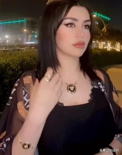 明艳动人有气质女人之美,明艳动人的女性