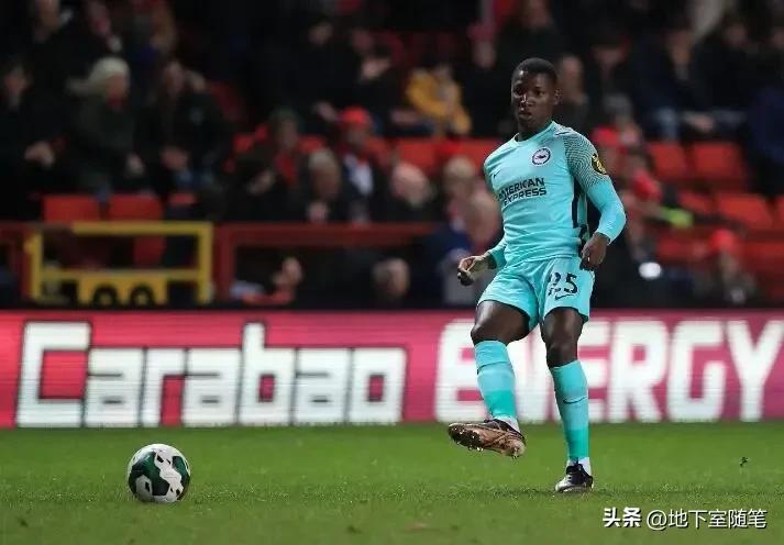 足球转会传闻：曼联准备买入凯恩；内马尔的最新追求者