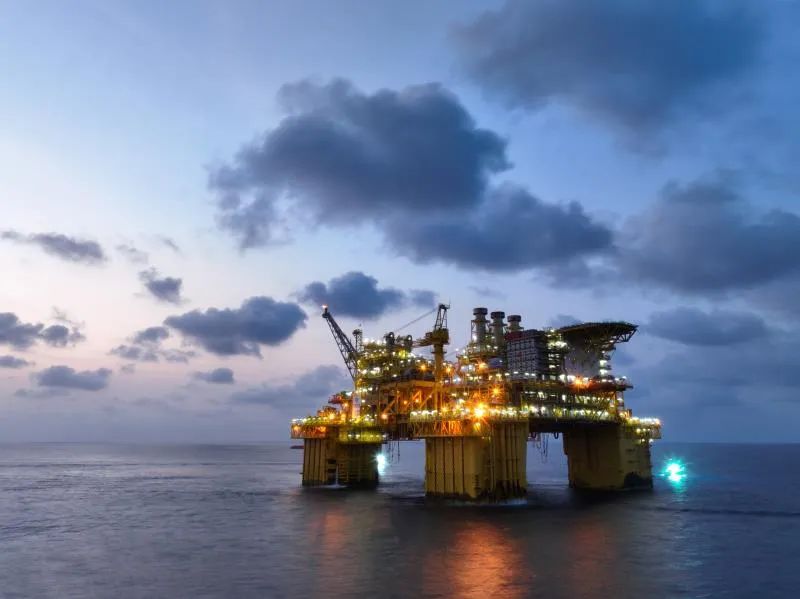 全球首座海上巨无霸升级新技能,海上巨无霸发明