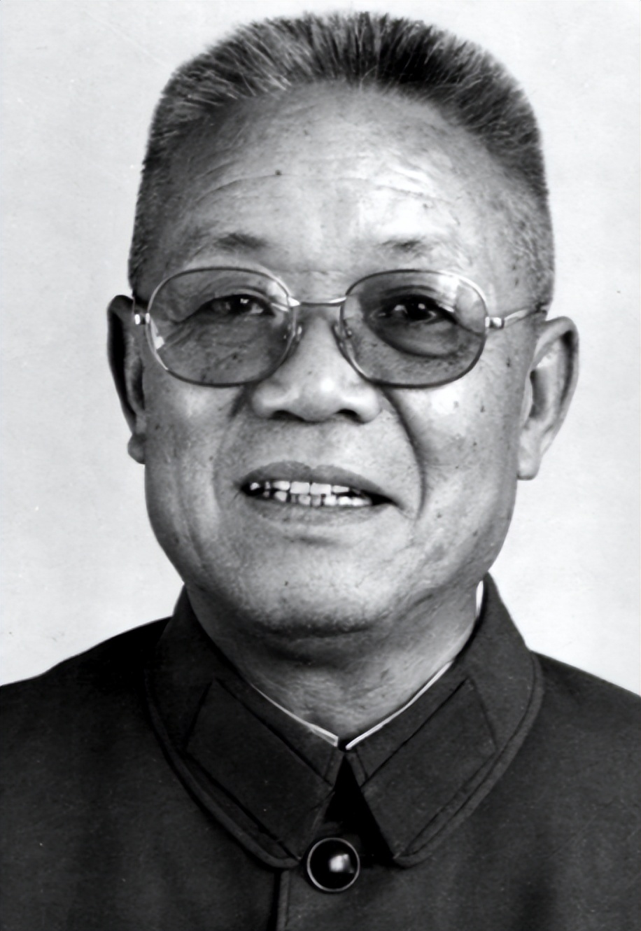 71年韩先楚向伟人反映陈再道近况，毛主席得知其欲工作：我来安排