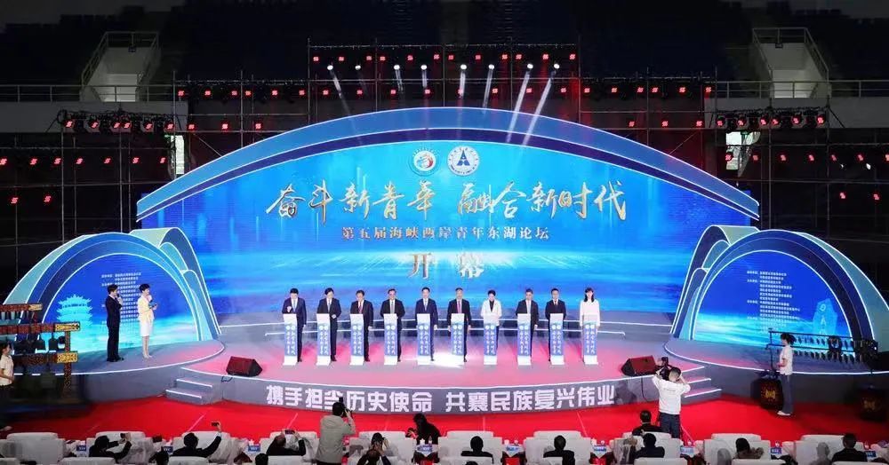 把一颗种子种在树上,把一颗种子种到地里面