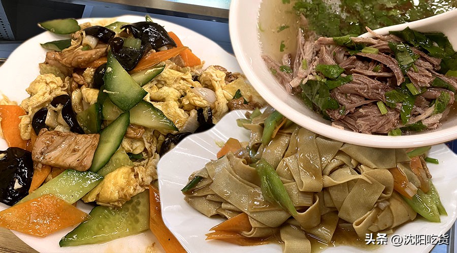 现在的饭店菜量很少价格很贵,现在的餐馆