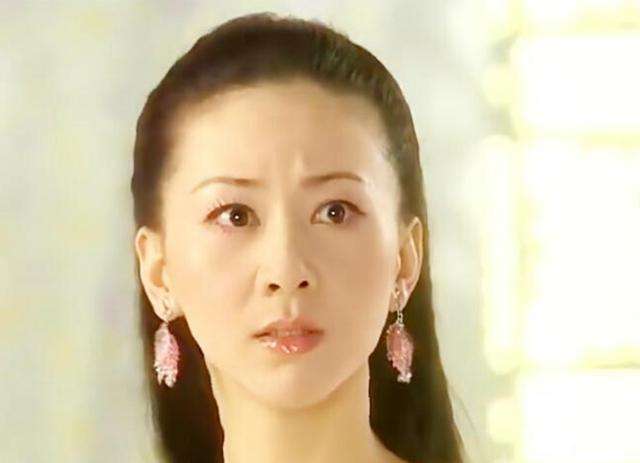 人体模特汤加丽：与丈夫离婚，遭父亲嫌弃，46岁再给父母添心病