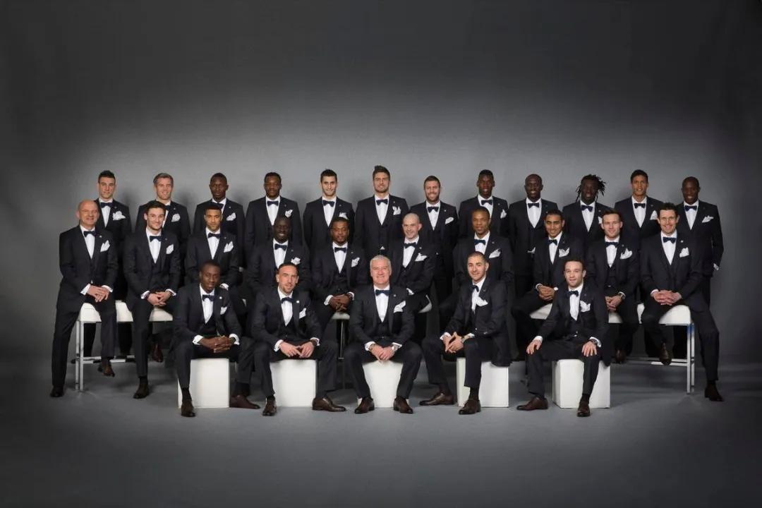 华尔街之狼穿着两千美元的西装,穿最靓的西装做最靓的仔