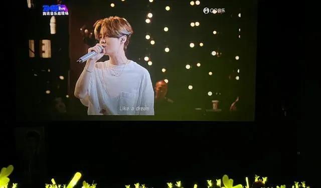 鹿晗线上音乐会回放,鹿晗燃爆全场