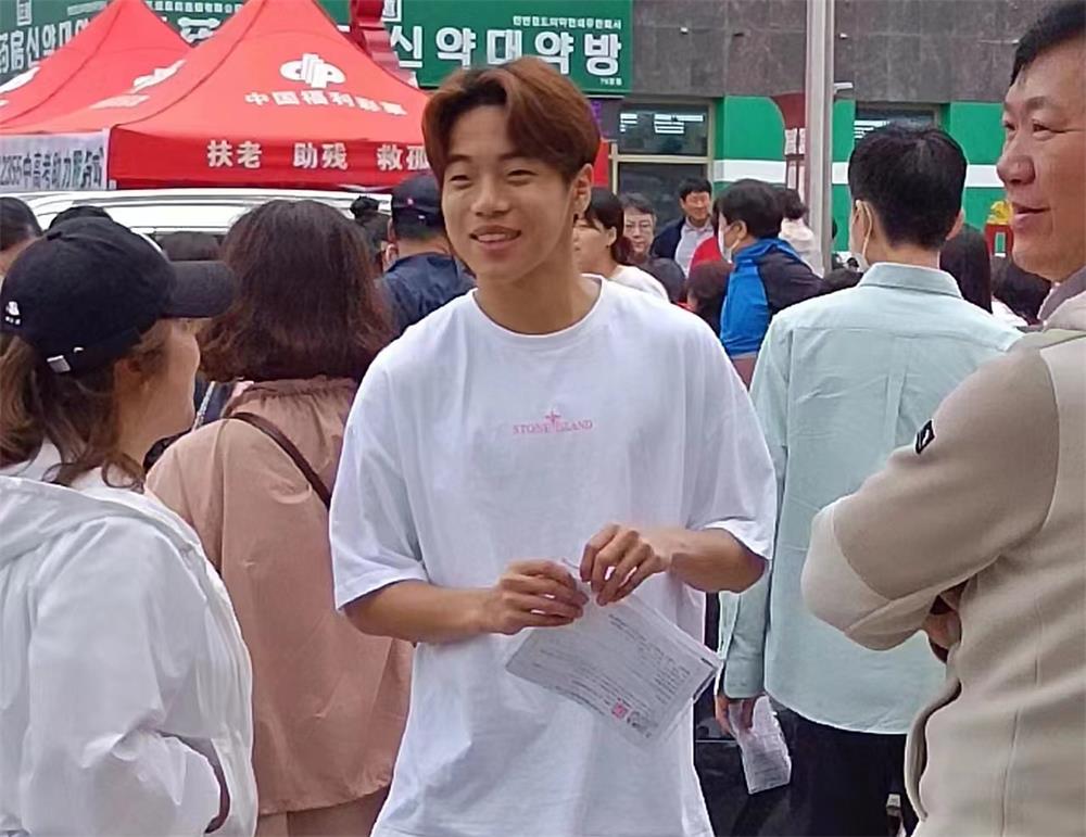 延边队张成珉,延边足球少年张成珉踢球