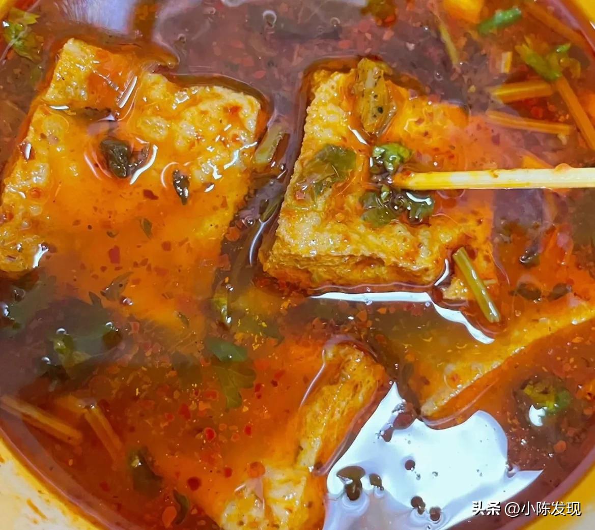 8元！福州浦东公交站一位老伯的臭豆腐让人念念不忘