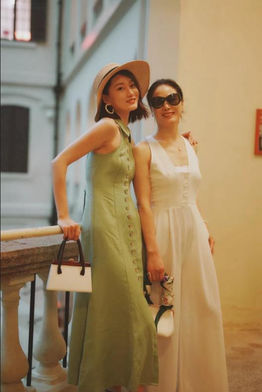 上海街拍长裤长裙,上海街拍修身长裙气质