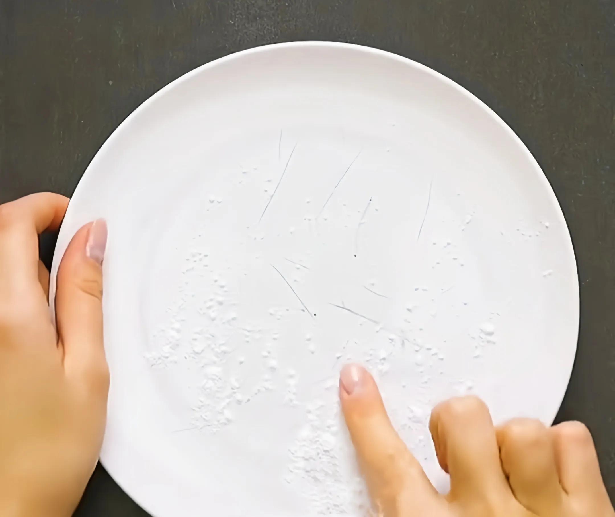 没有熨斗如何去除鞋子折痕,解决鞋子折痕的方法