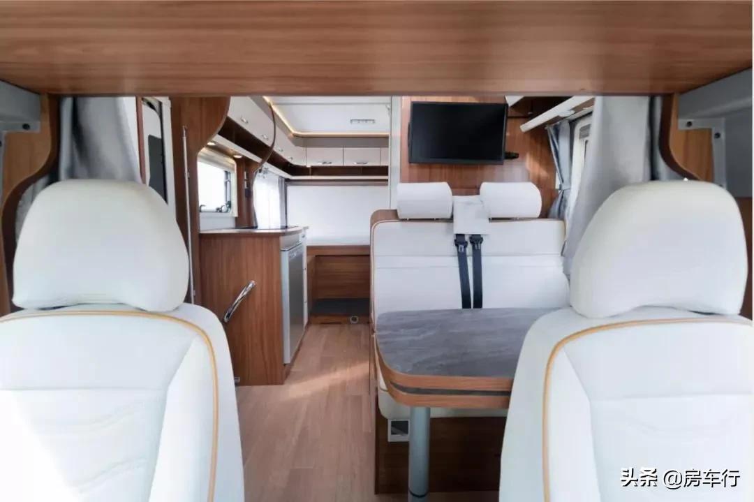 最新款进口顶级依维柯b型房车,依维柯房车推荐10万到20万之间7座