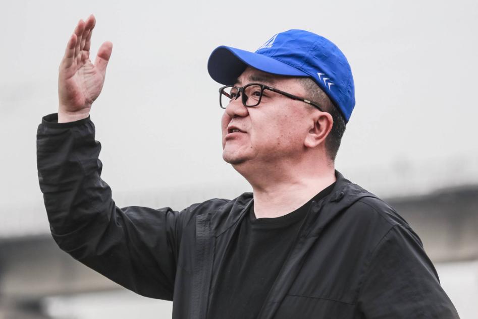 董路怒批村超球队业余,董路足球报文章