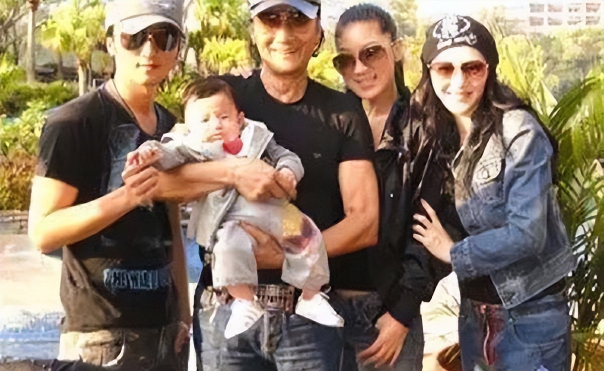 谢贤coco分手后现状,coco多少岁跟了谢贤