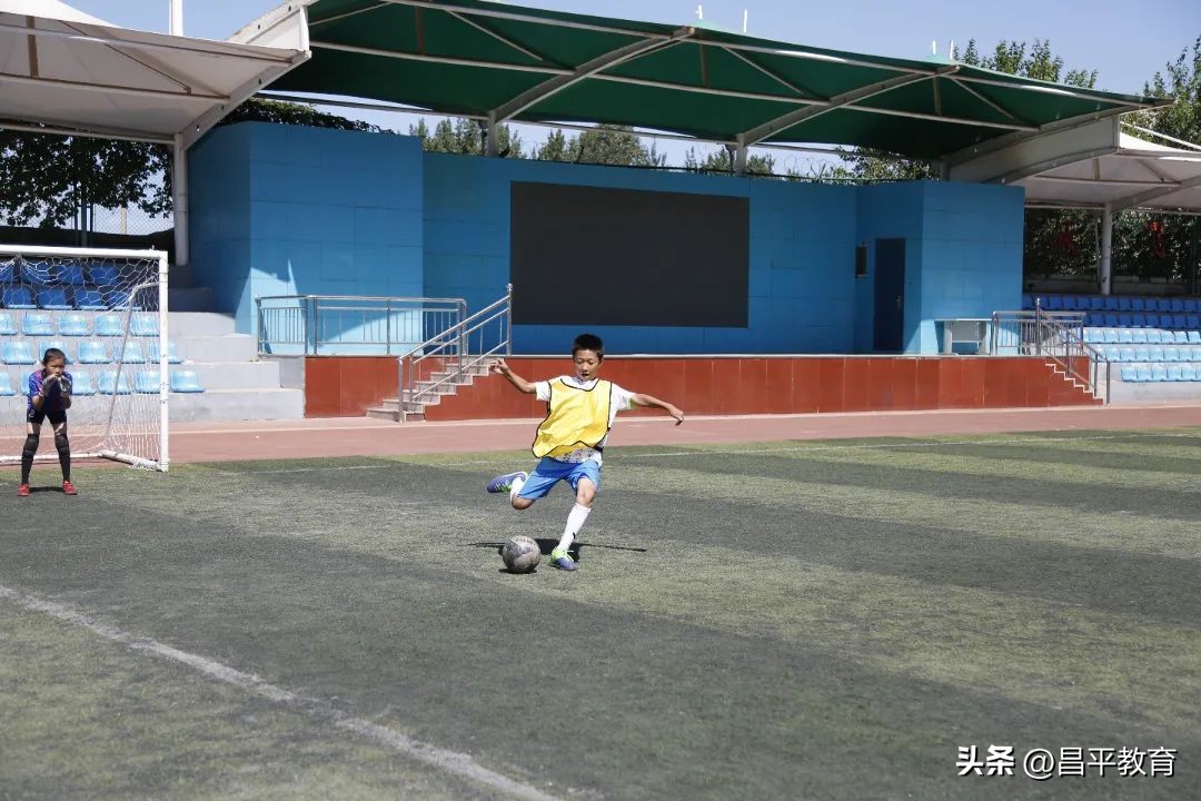 夏令营足球趣味活动,满天星青少年足球夏令营