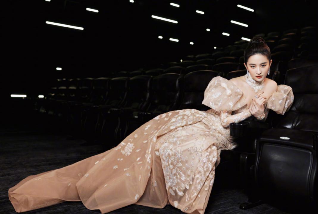 2022年6位超火艺人！有人涨粉百万，有人网红出道，有人唱跳翻红