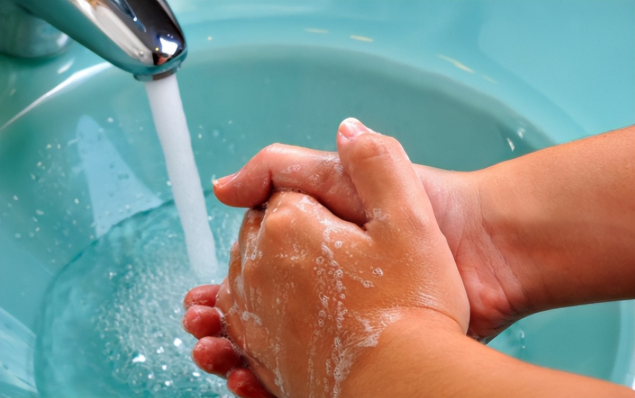 家里水龙头滴水小技巧,水龙头出水教程