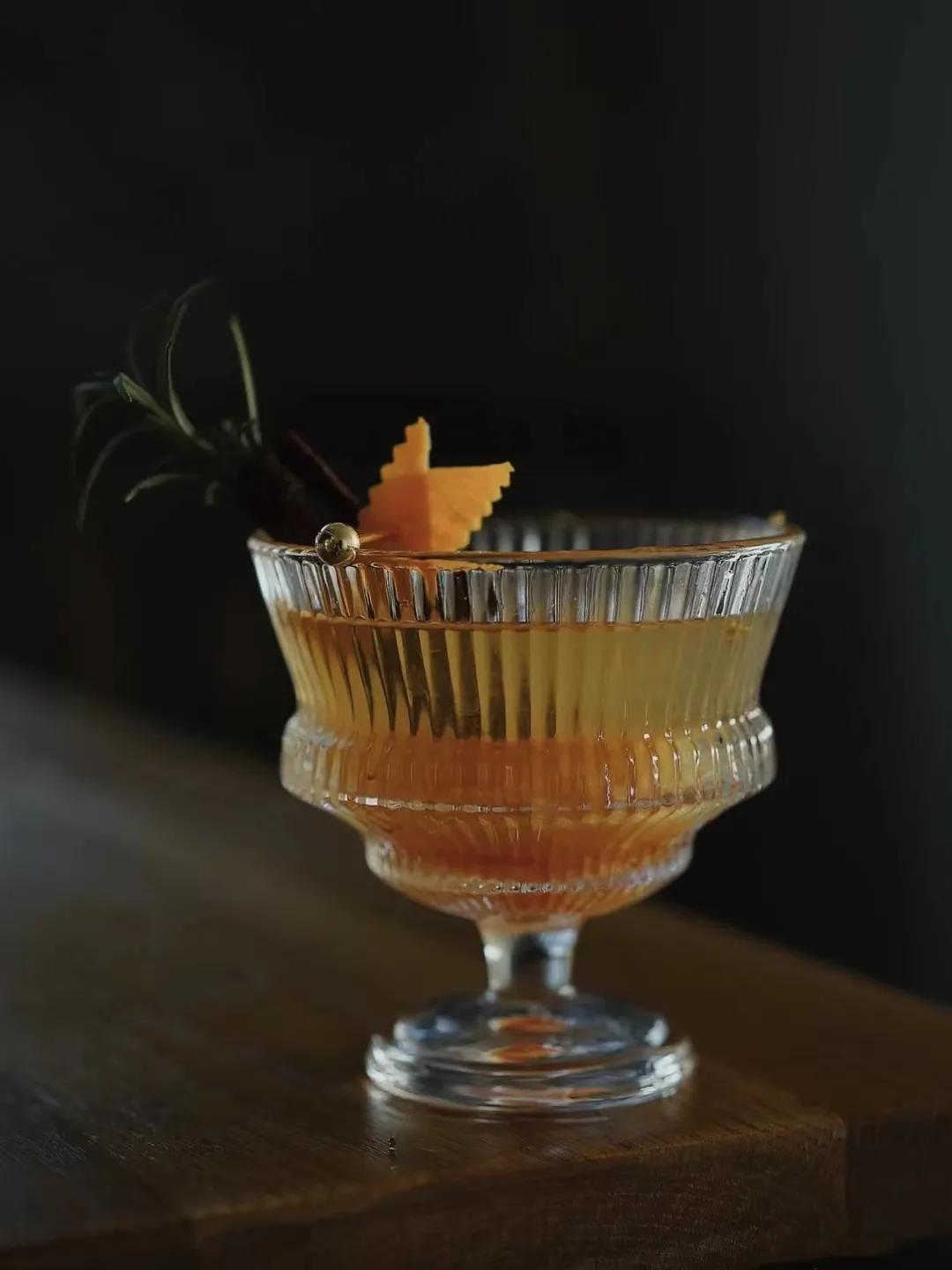 冬日微醺热红酒暖身,适合煮热红酒的甜红酒