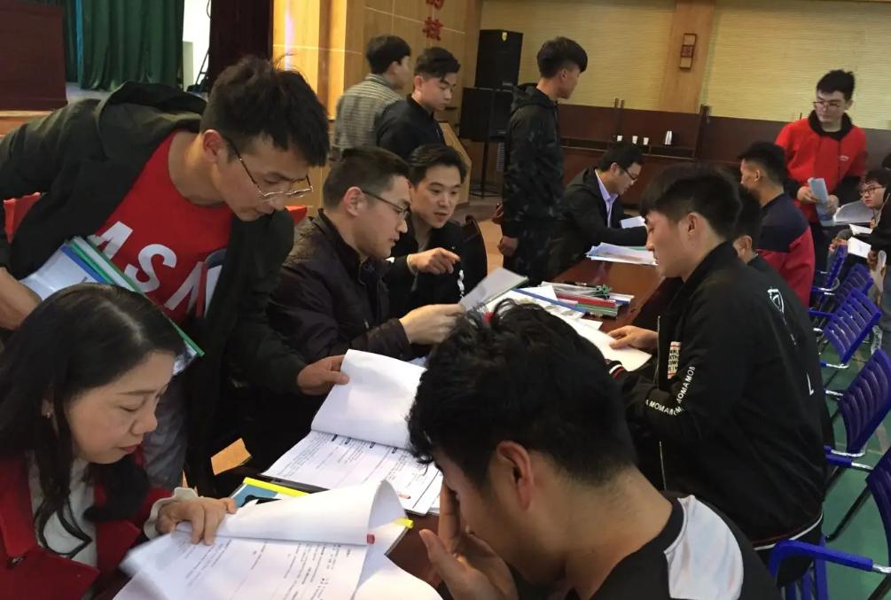 中铁二十二局本科生一般工资,中铁二局2024校招待遇