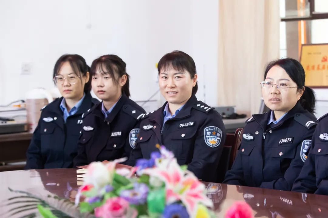 走进金秋时节的乡村——敦煌市公安局组织开展“新时代山乡巨变文学与你同行”主题志愿活动