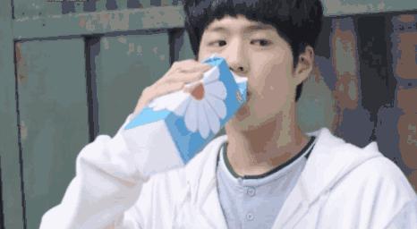 靠养牛致富的人有多少,靠养牛成为千万富翁