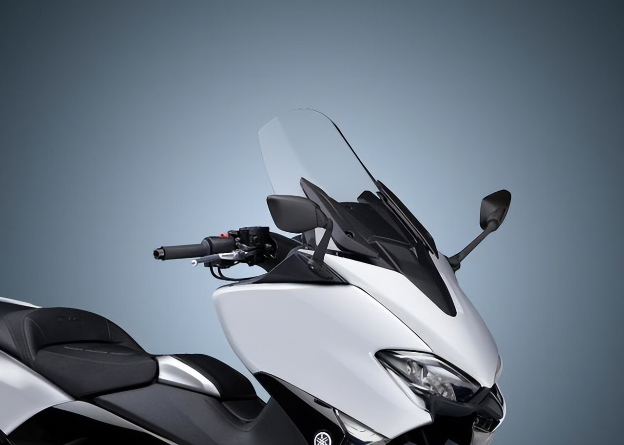 大踏板摩托车推荐雅马哈tmax560,雅马哈踏板tmax560多少钱