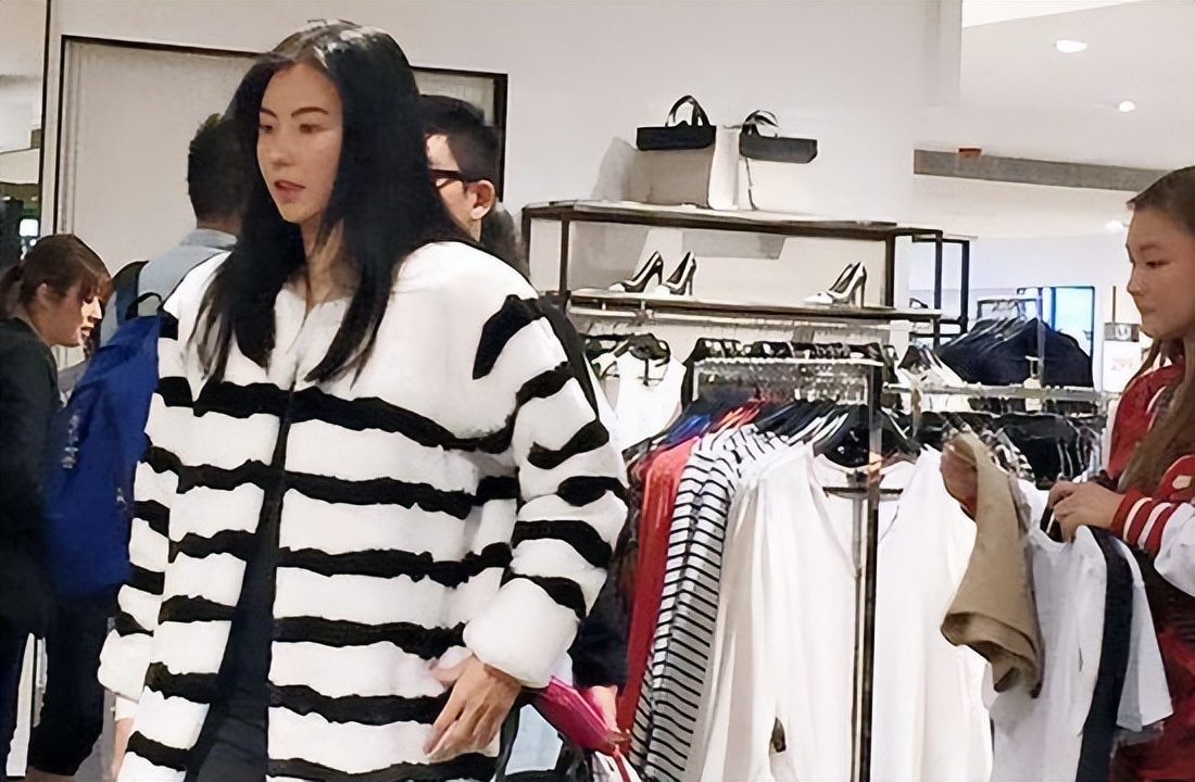 明星去珠宝店买首饰,明星买珠宝首饰