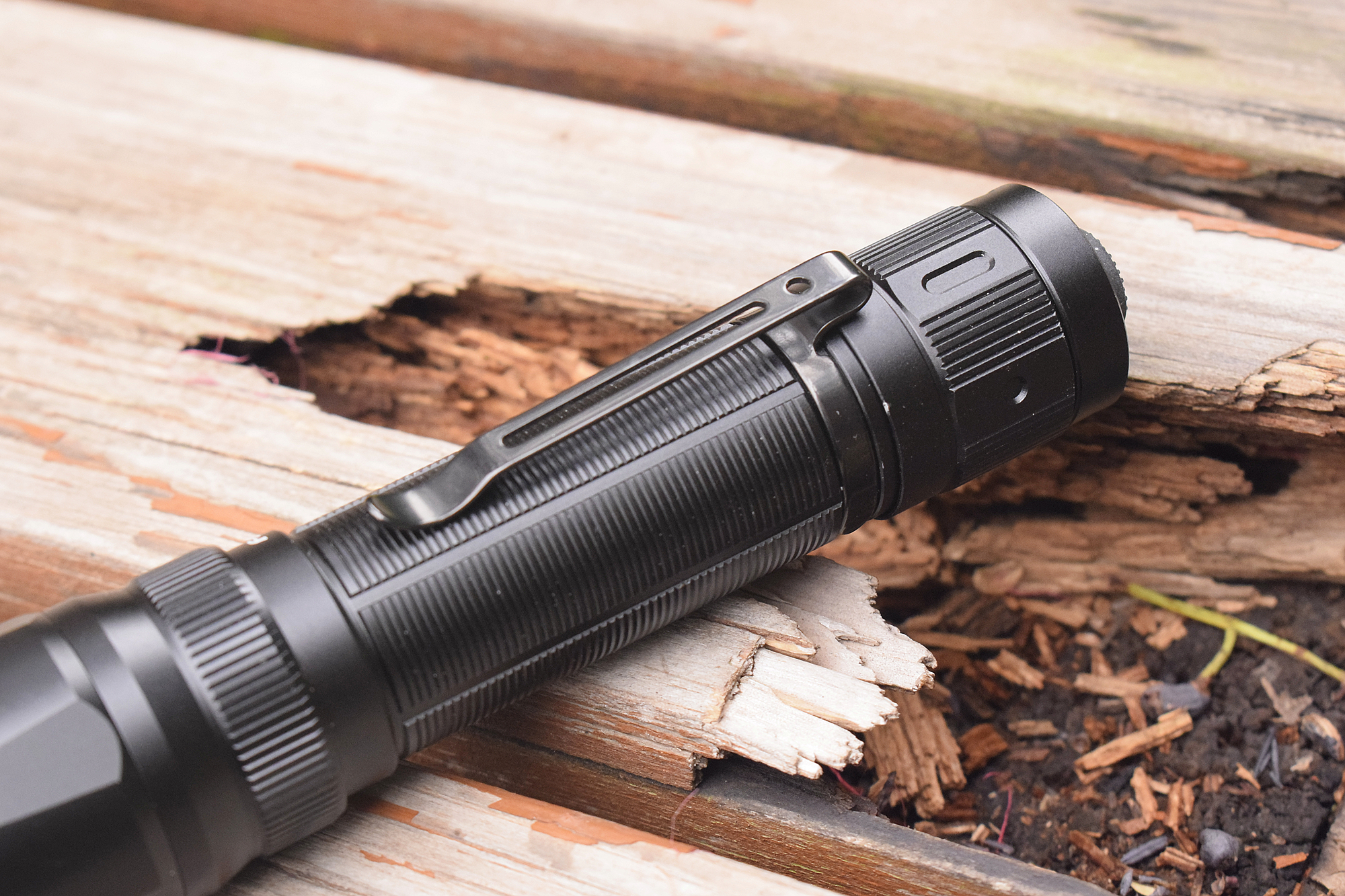 性能强悍再升级，Fenix菲尼克斯TK20RV2.0战术手电体验