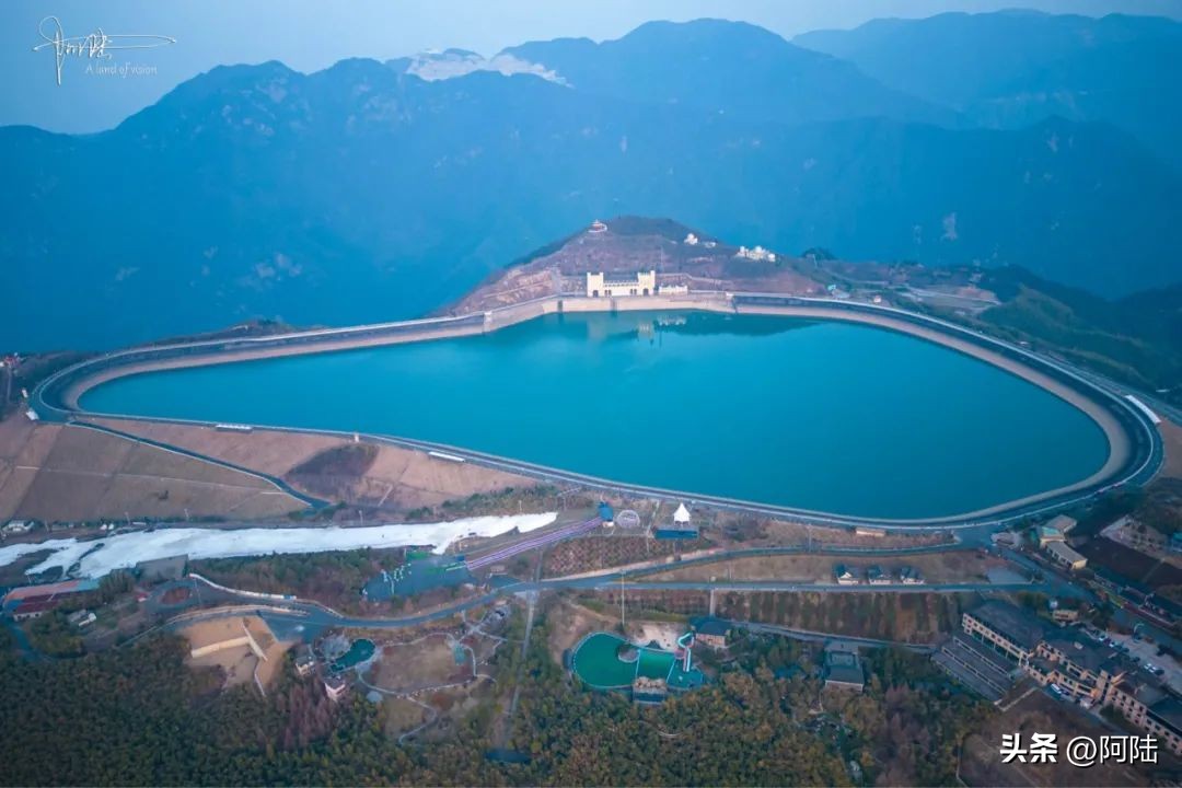 傍晚的江南天池宛如天空之境,江南天池值得玩吗