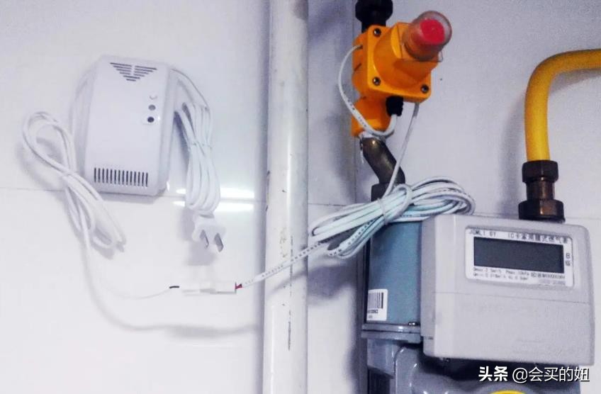 热水器装燃气的好还是电热水器好,燃气热水器和电热水器的区别视频