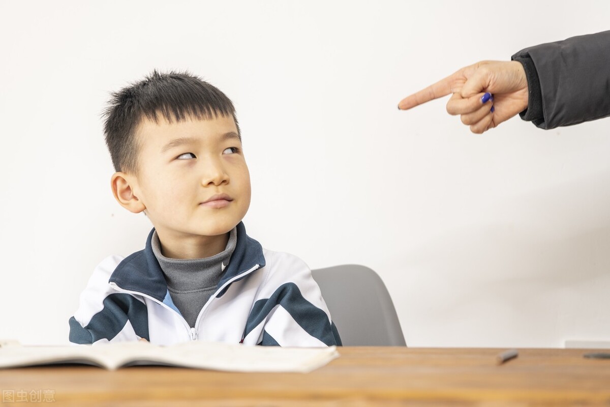 孩子不听话家长该如何教育,孩子不听话管教没人领情