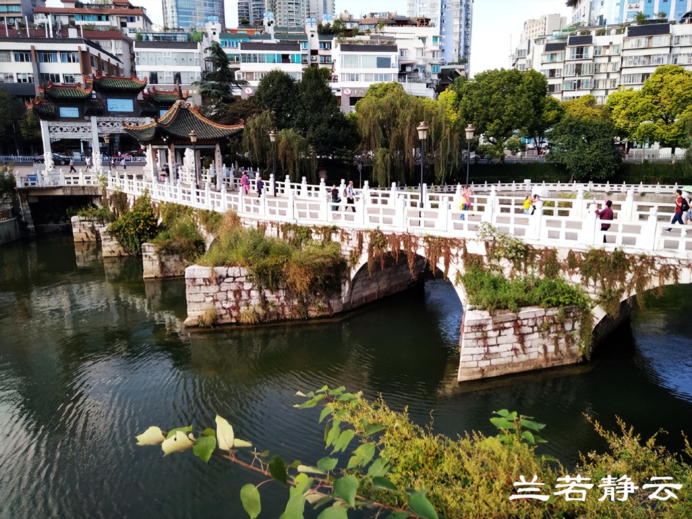 贵阳多彩贵州位置,贵阳多彩贵州城风景区