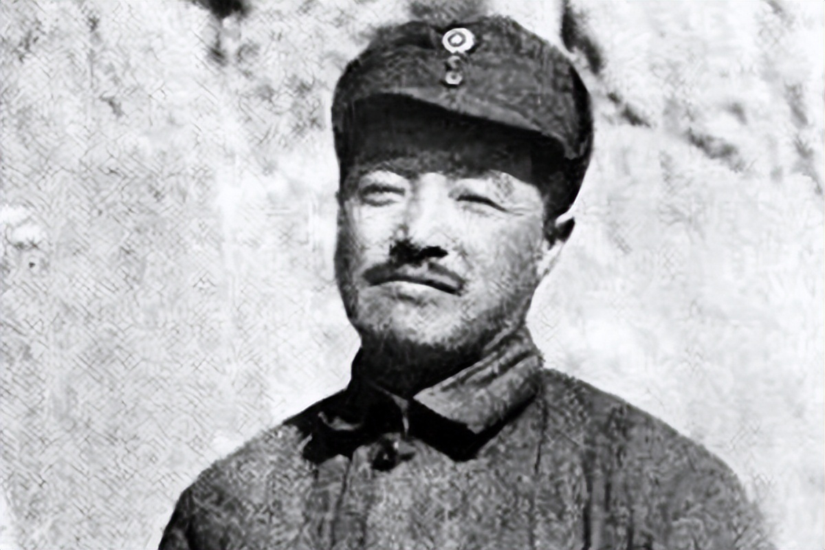 1964年国足遭遇惨败，贺龙直接下令解散，全送到部队接受军事训练