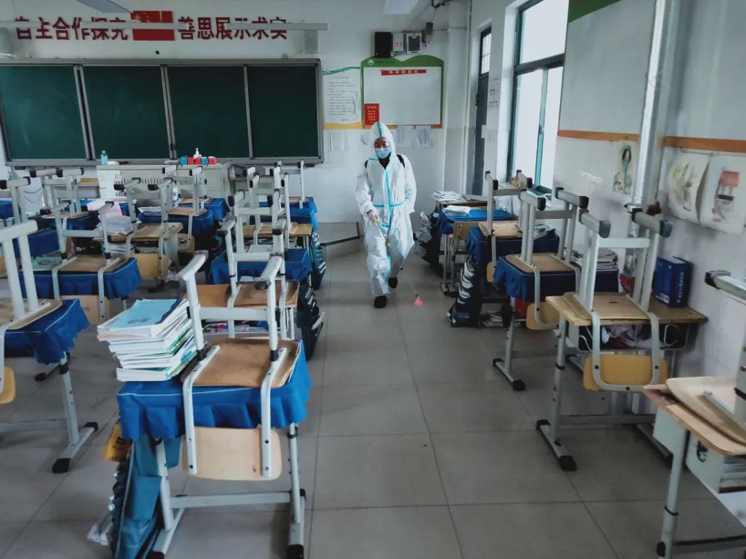 落实防疫政策全力开学护航-郑州市第八十八中学在行动