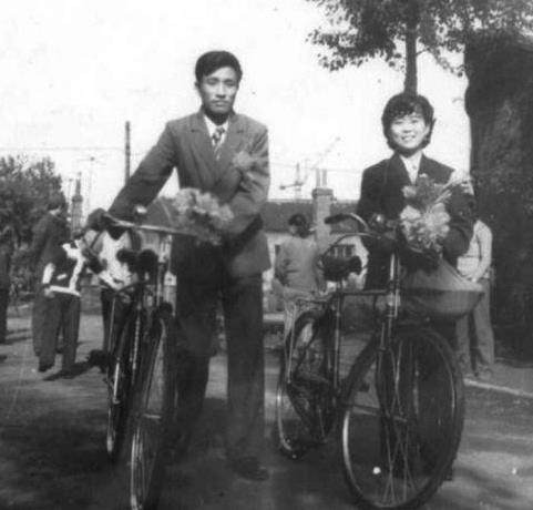 关于自行车的记忆：卖万斤粮只为买一辆永久，凤凰车堪比奔驰