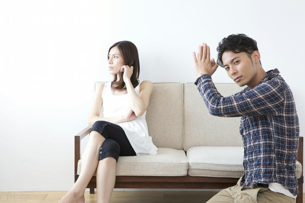 少年花光父母50万积蓄打赏女主播,53岁离异大叔打赏女主播4万元