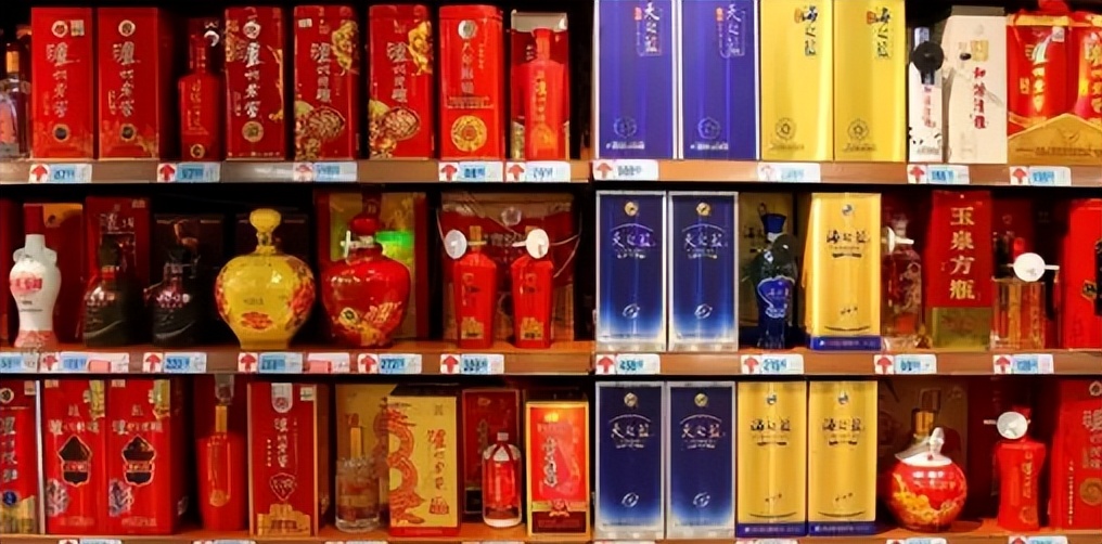 百斤高粱能酿出多少酒?白酒行业背后的利润有多大,你真的了解吗